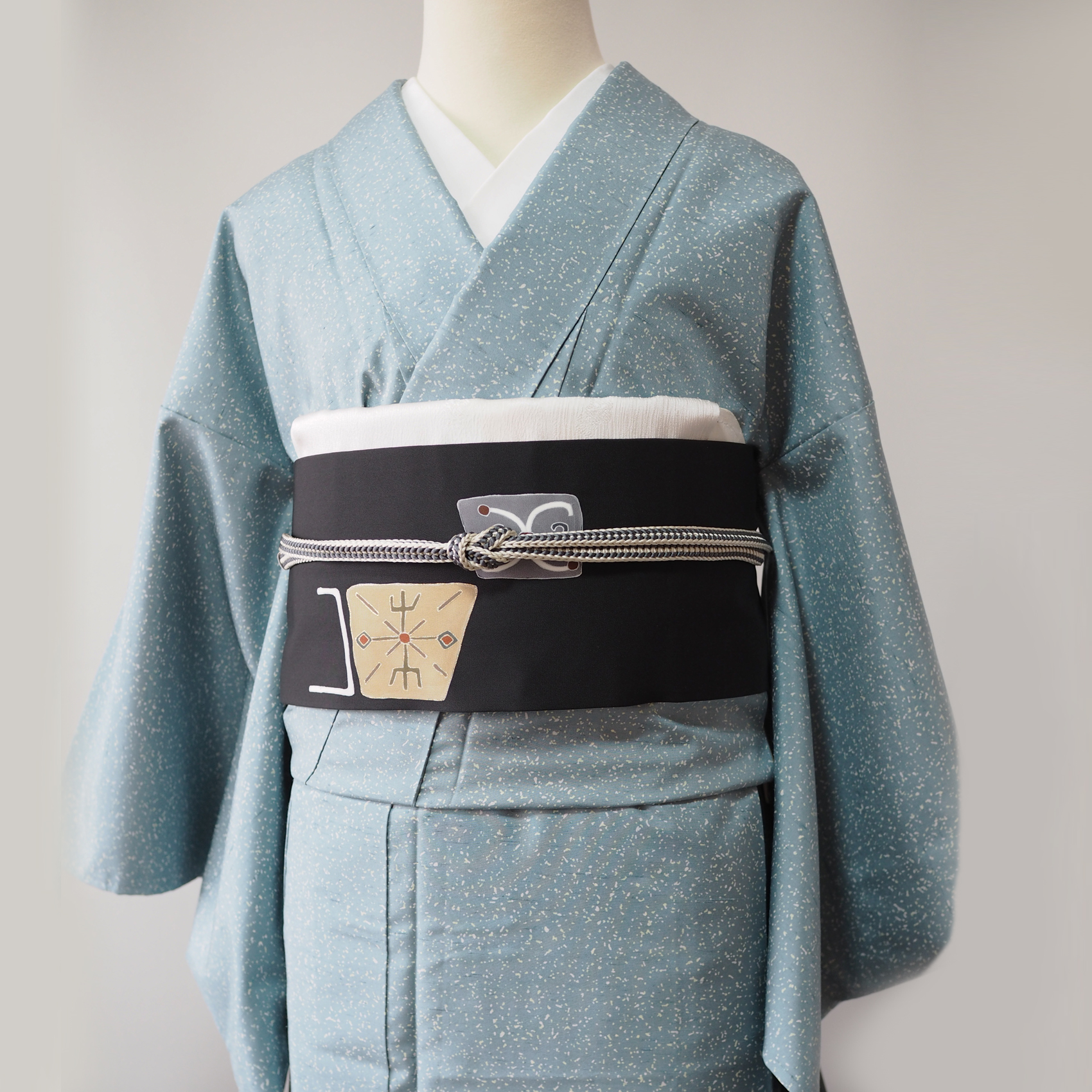 着物】【紬】ベージュ地 あられ格子 紬着物 No.44 – コロモコヨミ