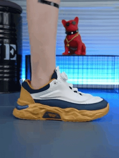 時尚百搭旋轉紐扣運動鞋