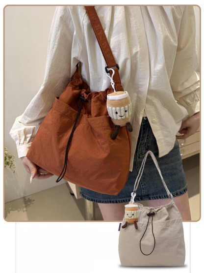 Ultra-light casual large capacity messenger bag
