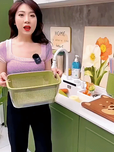 Light luxury household enlarged thickened double layer draining basket