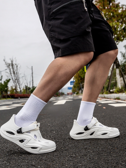 Men's shit feeling not stinky feet hole shoes full package heel driving can be worn