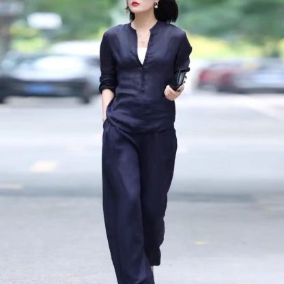 Stylish cotton and linen wide-leg pantsuit