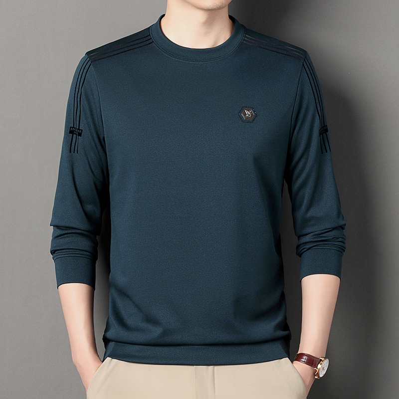 เสื้อยืดแฟชั่นและสบาย