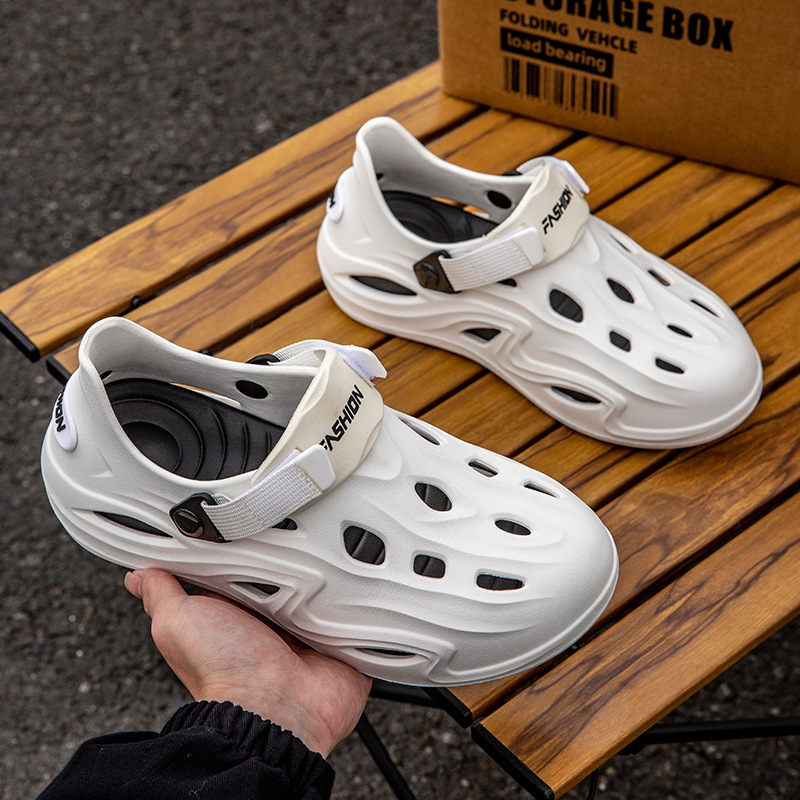 ผู้ชายเหยียบอุจจาระไม่มีกลิ่นรองเท้า Crocs แบบปิดส้นสามารถใส่ขับรถได้