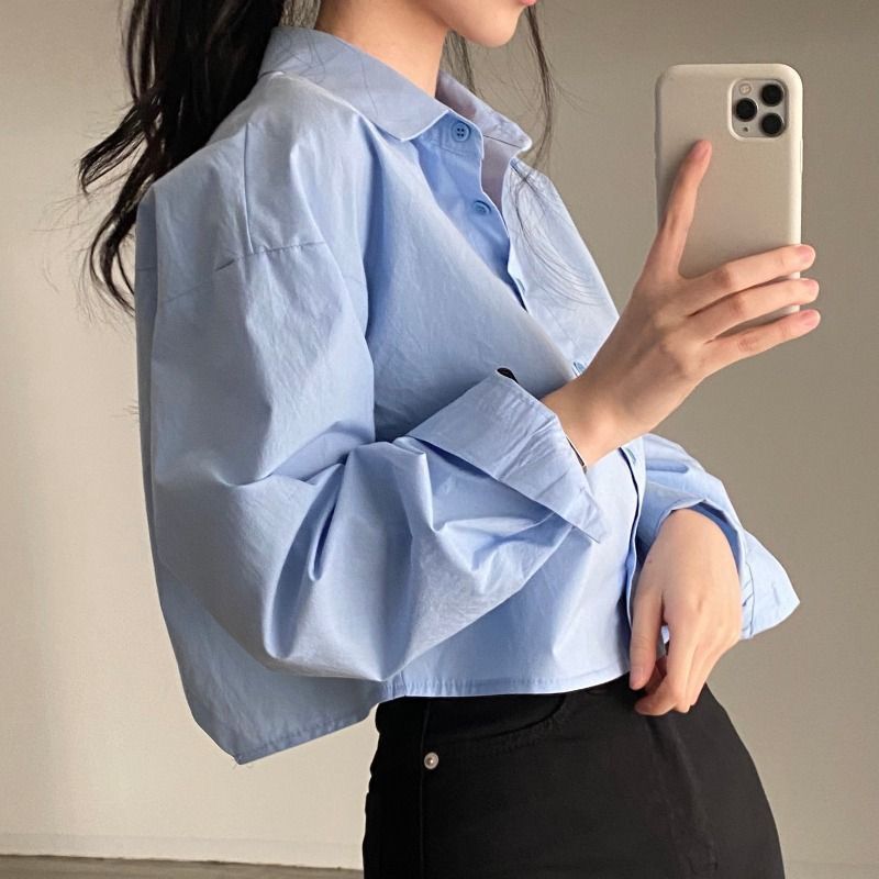 เสื้อเชิ้ตแขนยาวด้านหลังแบบผ่ากว้างปกเสื้อแบบพับรุ่นสั้น