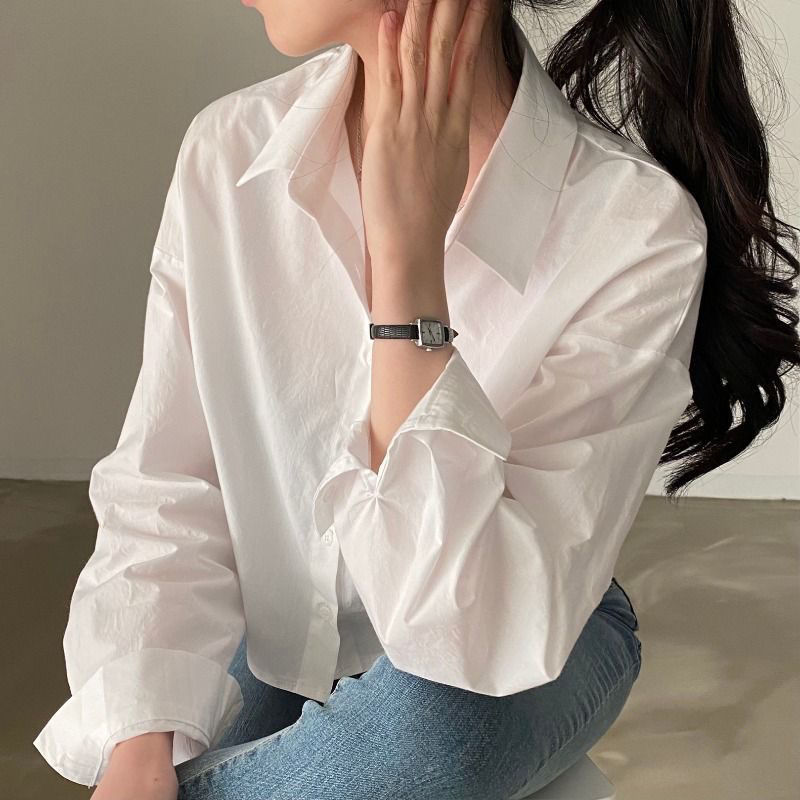 เสื้อเชิ้ตแขนยาวด้านหลังแบบผ่ากว้างปกเสื้อแบบพับรุ่นสั้น