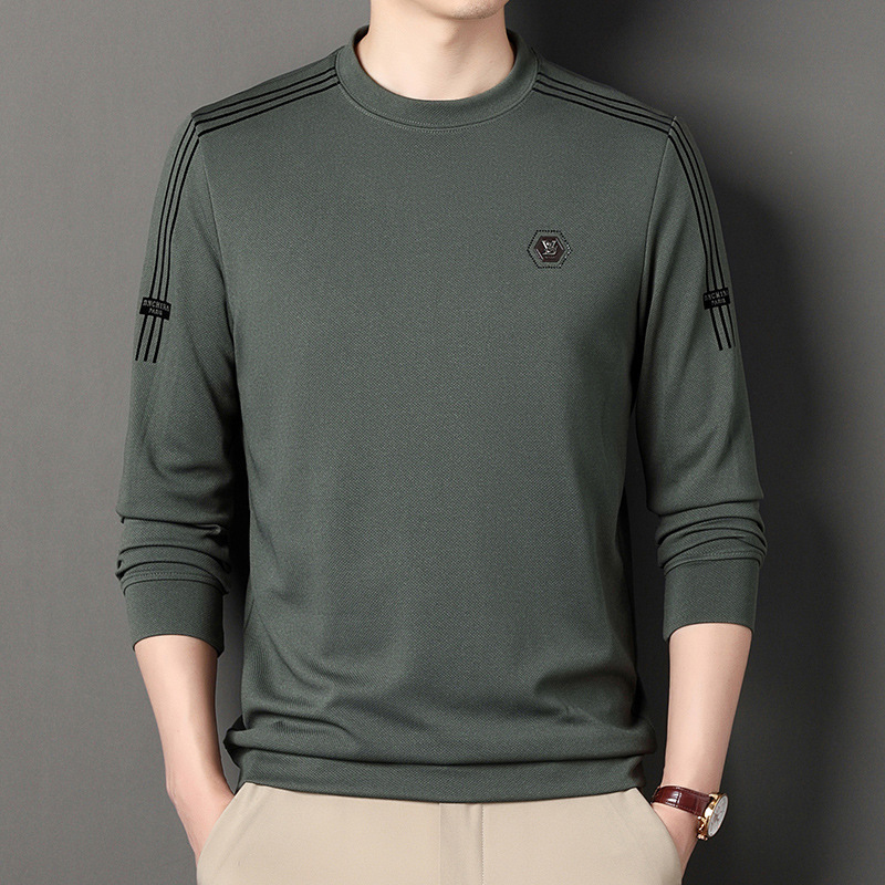 เสื้อยืดแฟชั่นและสบาย