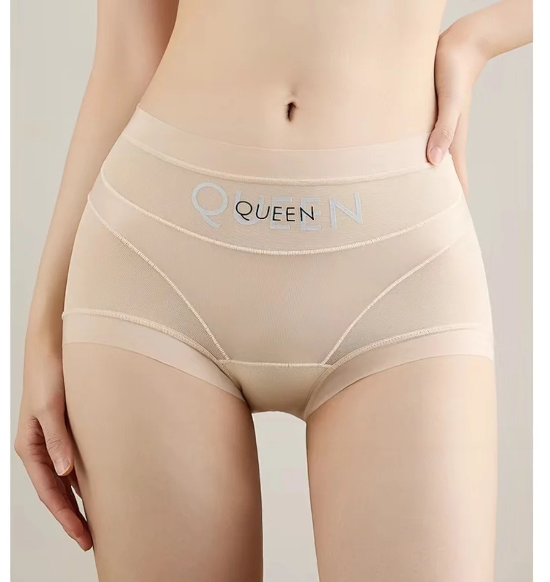 訂單量達數百萬的蕾絲內褲。這款內褲能夠收緊腹部、提臀、矯正骨盆傾斜，輕鬆打造完美蜜桃臀。彈性布料不勒身，抗菌防臭