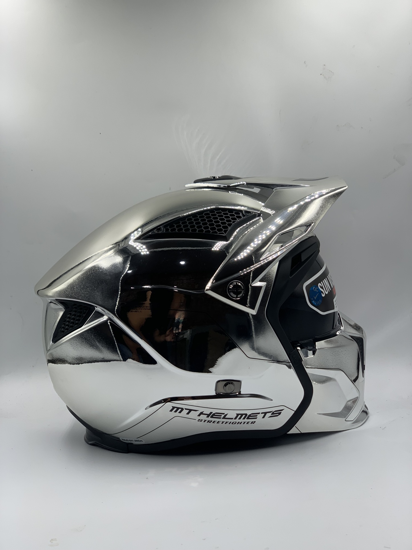 MT Helmet Street Fighter SV Chromed A2 Silver