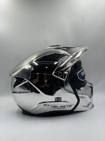 MT Helmet Street Fighter SV Chromed A2 Silver