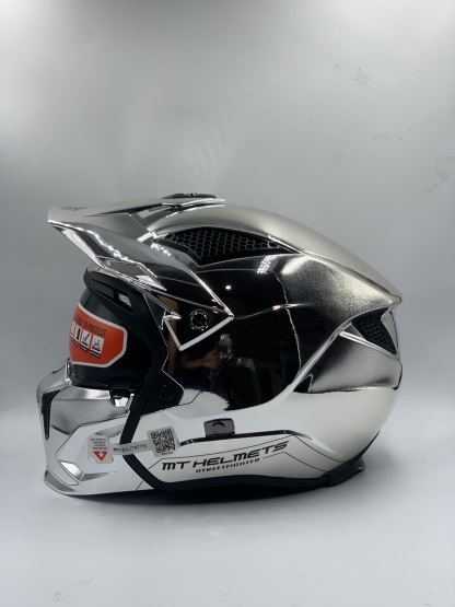 MT Helmet Street Fighter SV Chromed A2 Silver