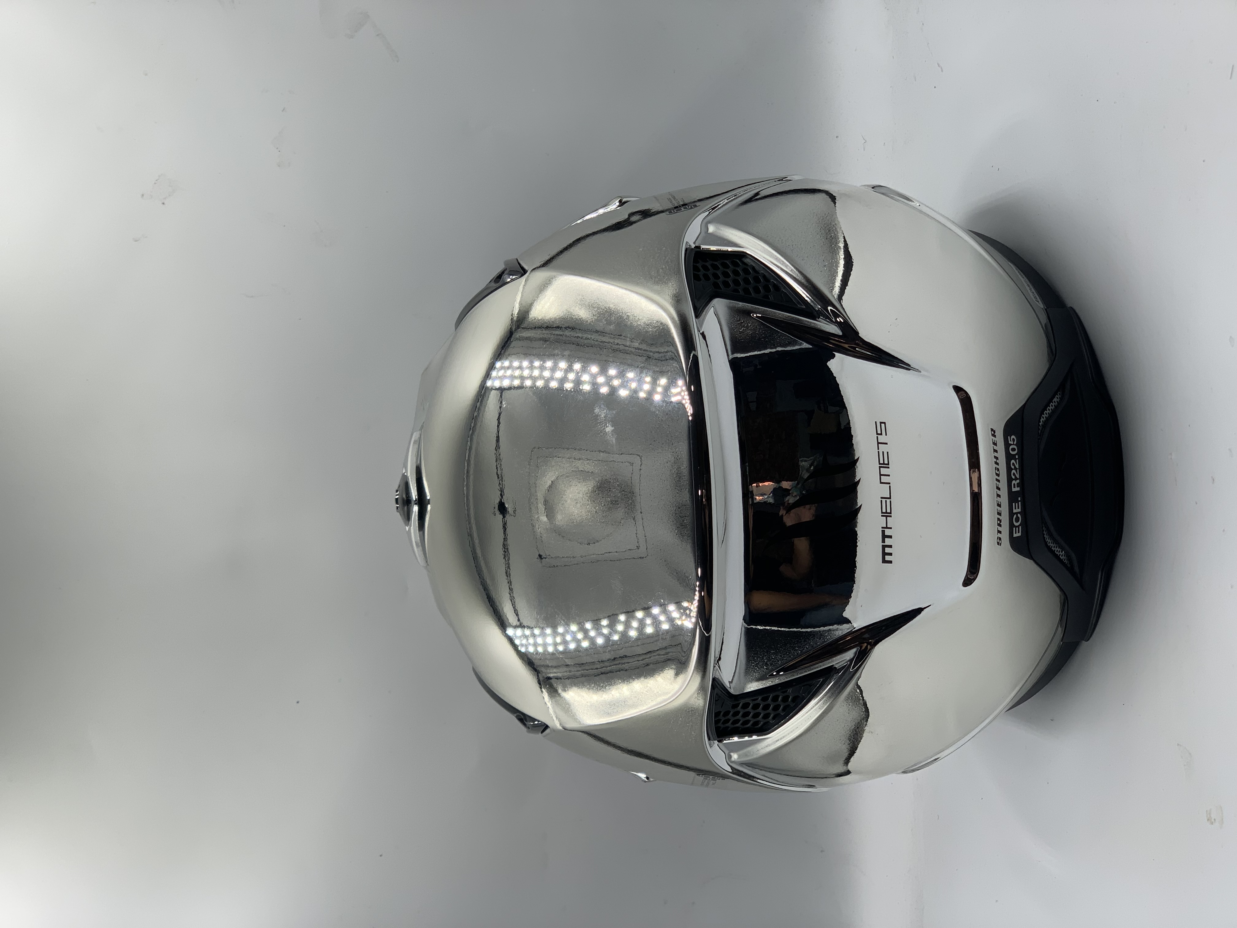 MT Helmet Street Fighter SV Chromed A2 Silver