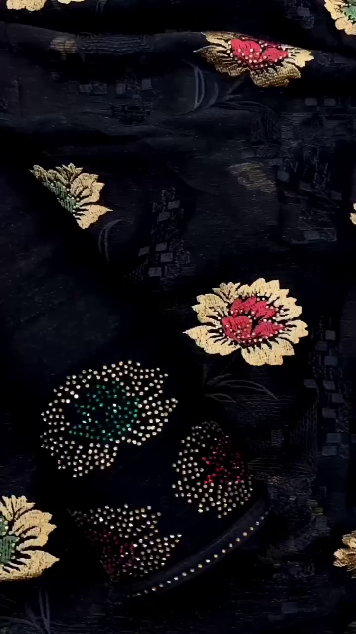 Women’s Beautiful Sitara Chiffon Saree with Blouse – A Timeless Elegance