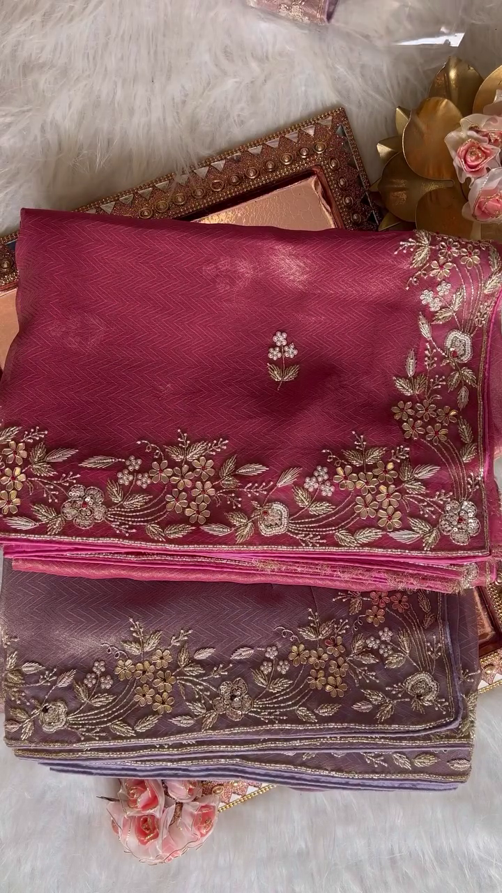 Elegant Zariwork Semi Crepe Saree – A Perfect Blend of Tradition and Modernity