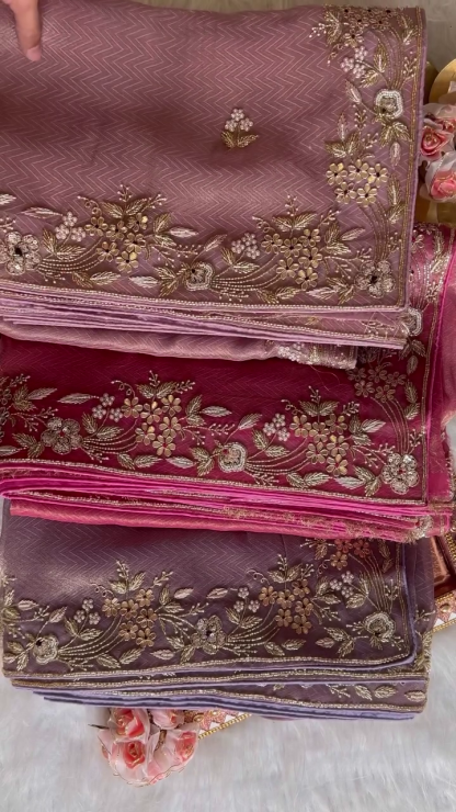 Elegant Zariwork Semi Crepe Saree – A Perfect Blend of Tradition and Modernity