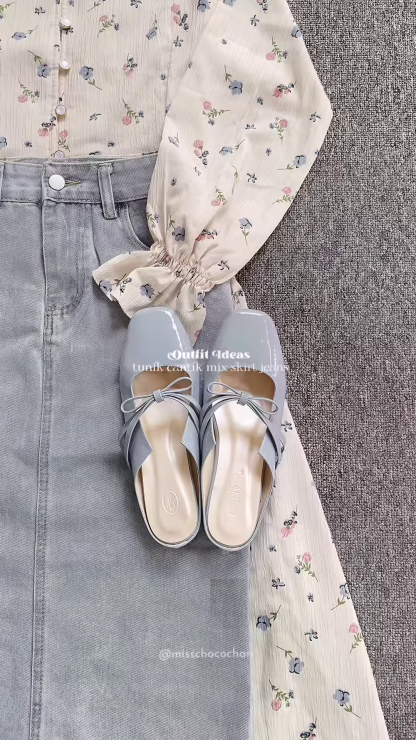 🌸 Elegant Floral Blouse & Denim Skirt Outfit 🌸