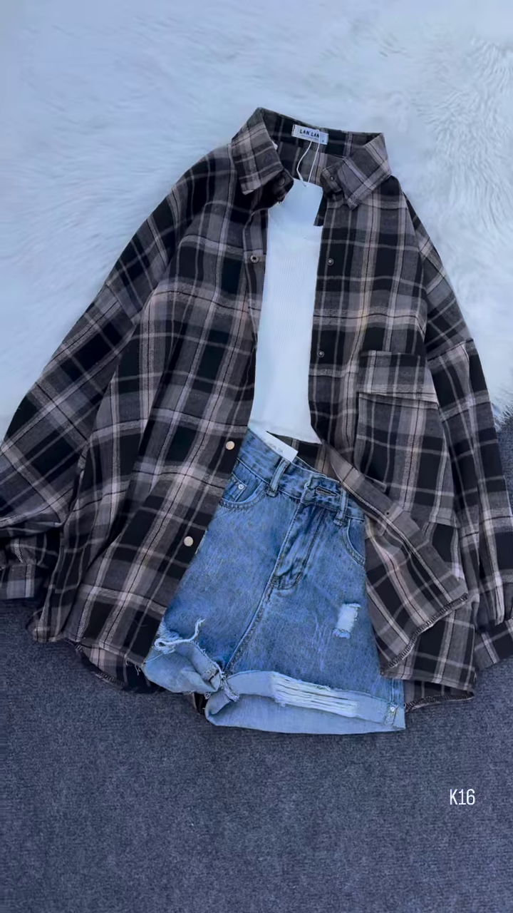 Oversized Plaid Flannel Shirt – Classic & Cozy