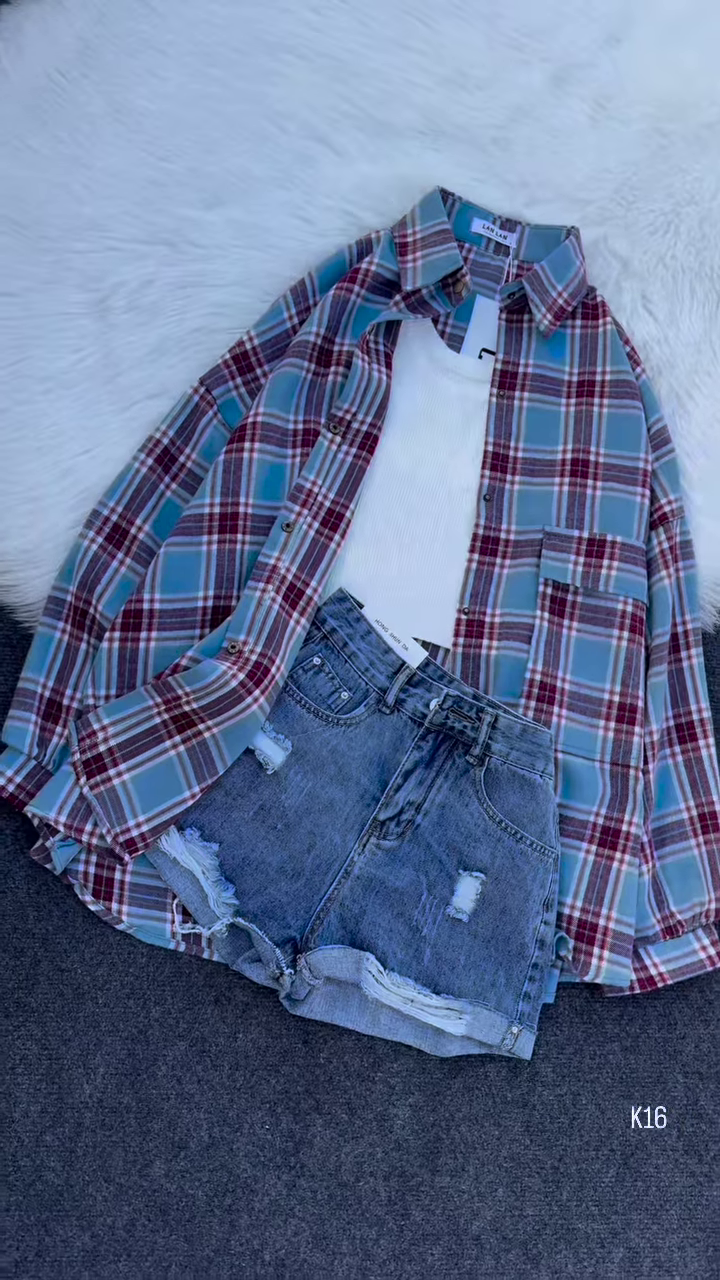 Oversized Plaid Flannel Shirt – Classic & Cozy