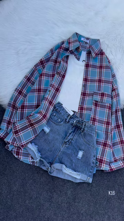 Oversized Plaid Flannel Shirt – Classic & Cozy