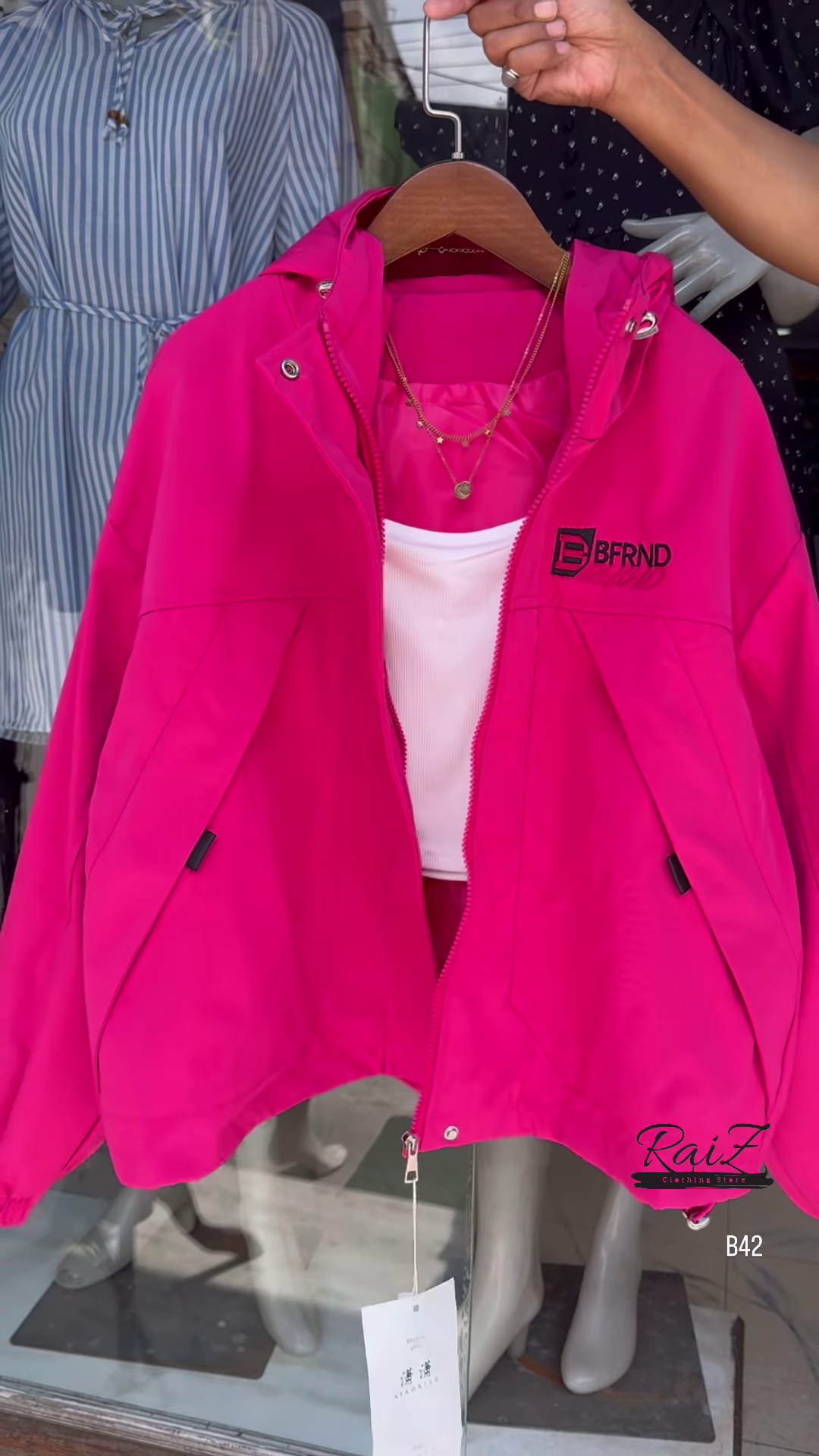 🔥 Trendy Hooded Windbreaker – Street Style Must-Have! 🔥