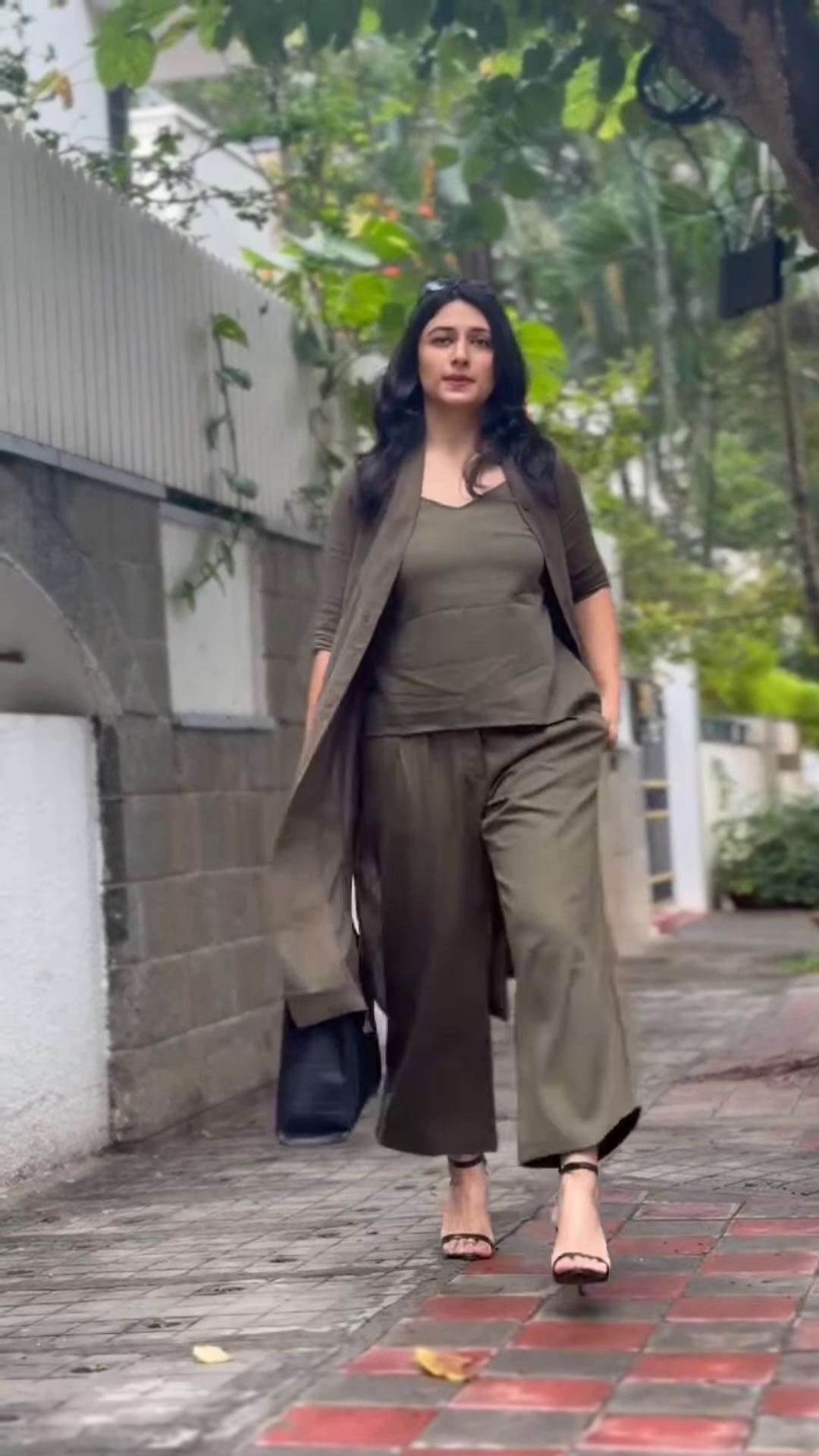 🌿 Effortless Elegance in Earthy Tones 🌿