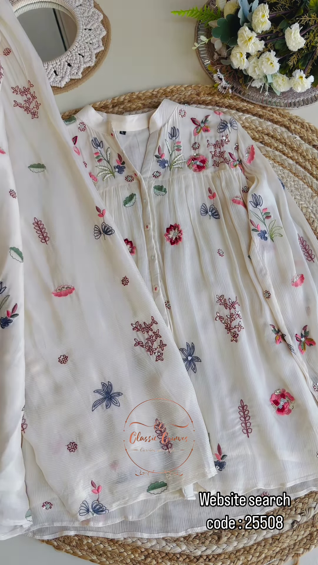 🌿 Elegance in Bloom – White Floral Embroidered Boho Blouse 🌿