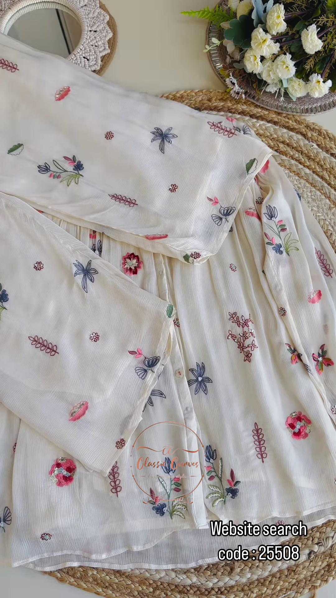 🌿 Elegance in Bloom – White Floral Embroidered Boho Blouse 🌿