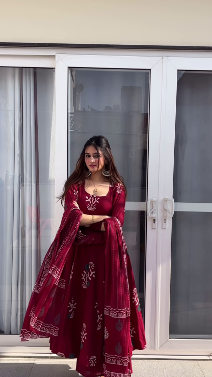 🌹 Timeless Grace – Maroon Ethnic Anarkali Set 🌹