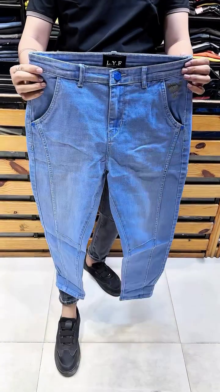 Men’s Panel-Stitched Tapered Denim – Street-Ready Vibes 👖