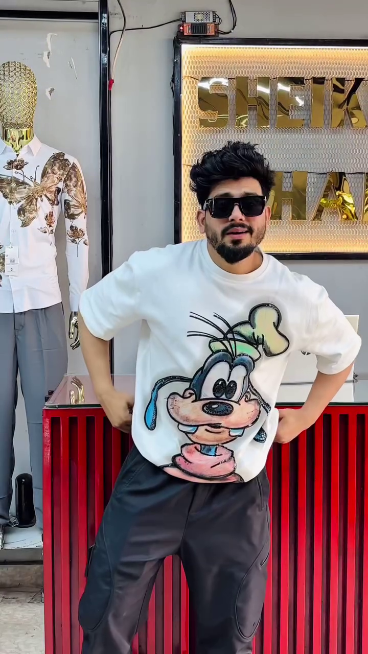 Goofy Vibes Oversized Cartoon Tee – Streetwear Edition