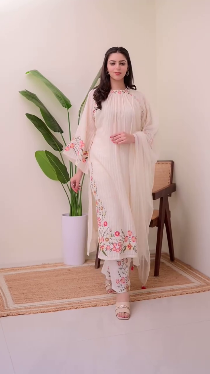 Elegant Off-White Floral Embroidered Kurti Set
