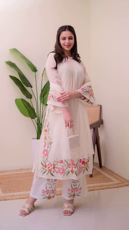 Elegant Off-White Floral Embroidered Kurti Set