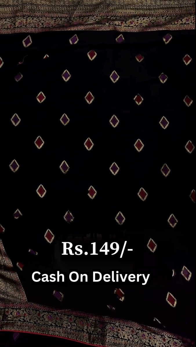 Golden Elegance: Look Mesmerizing in This Shimmering Saree 