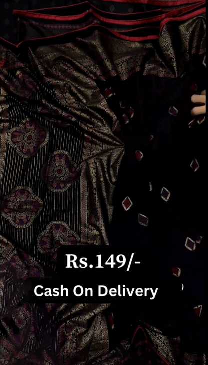 Golden Elegance: Look Mesmerizing in This Shimmering Saree 