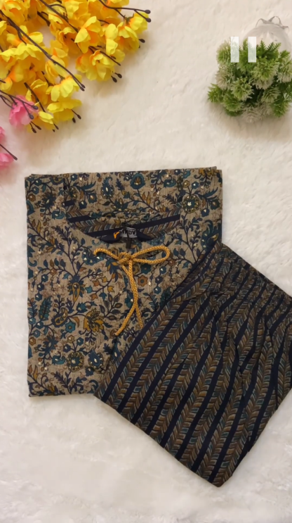 Intricate Gold Design: Unveiling the Details of a Luxurious Fabric