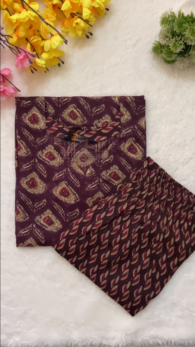 Intricate Gold Design: Unveiling the Details of a Luxurious Fabric