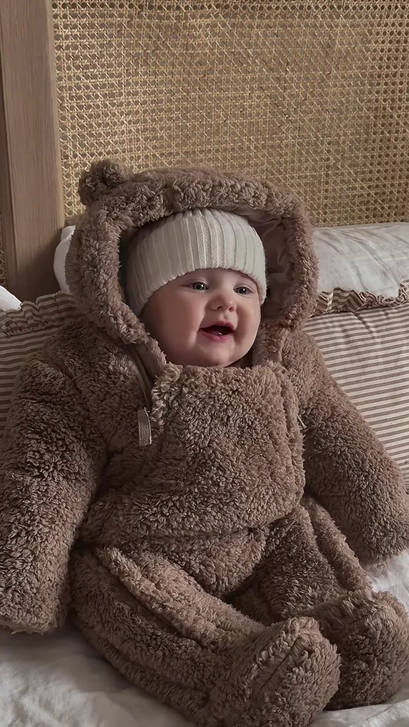 Adorable Baby Bear Fleece Onesie: Cozy Winter Outfit Delight