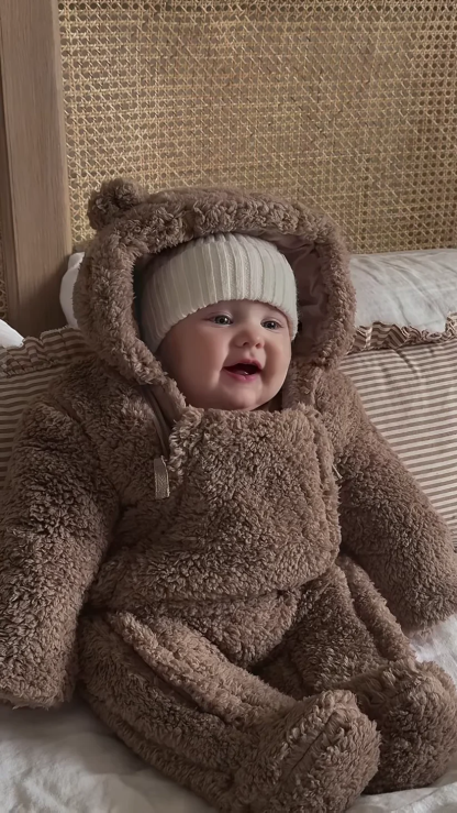 Adorable Baby Bear Fleece Onesie: Cozy Winter Outfit Delight
