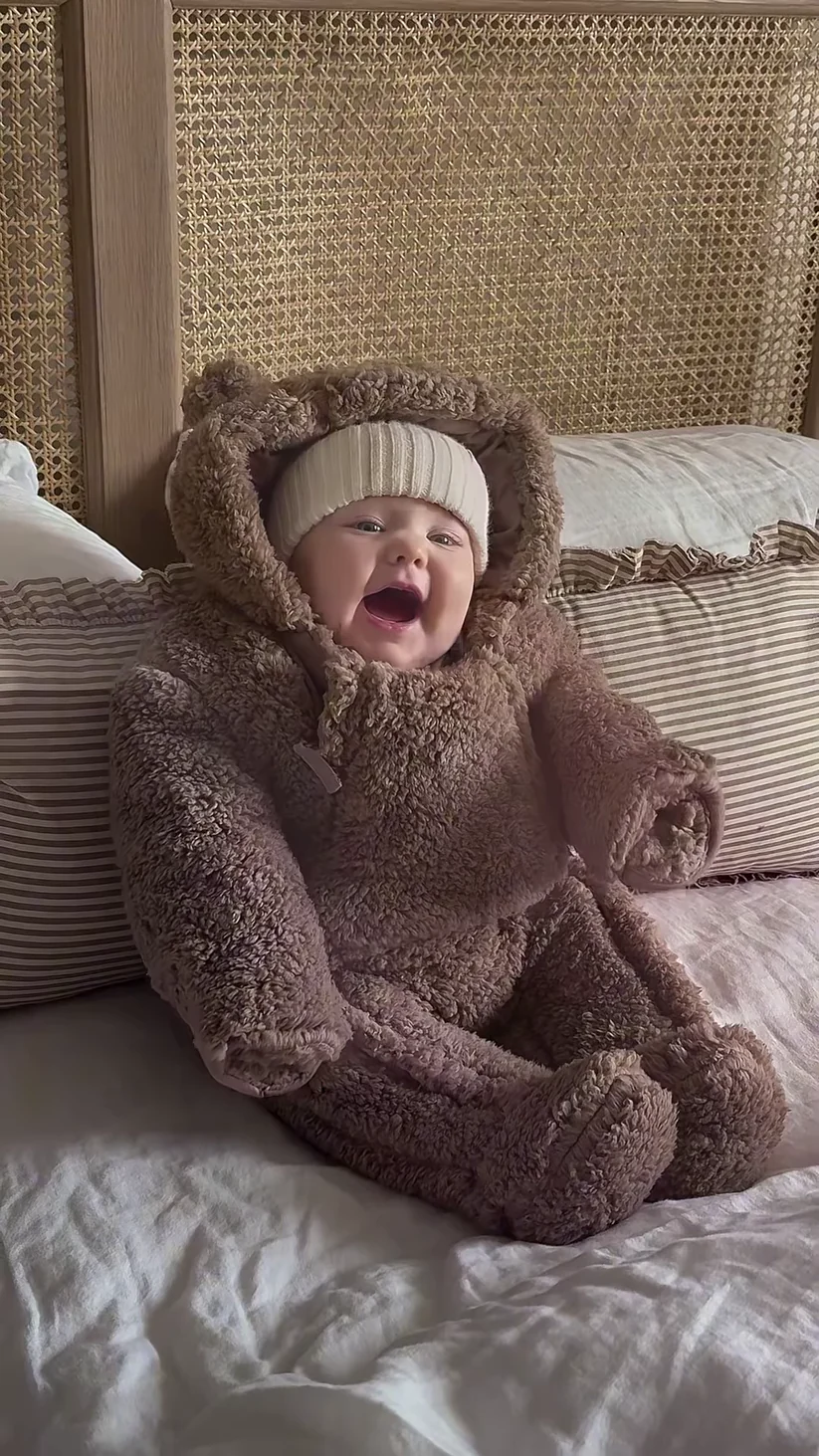 Adorable Baby Bear Fleece Onesie: Cozy Winter Outfit Delight