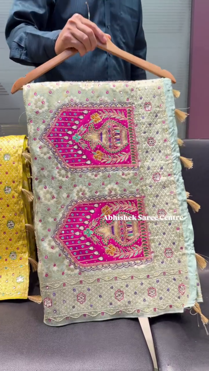 Rama Green Threadwork Soft Silk Saree – An Exquisite Blend of Elegance and Artistry
