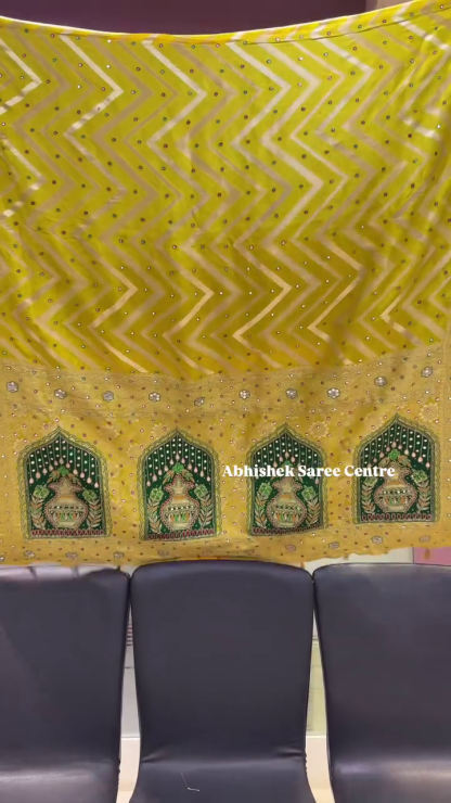 Rama Green Threadwork Soft Silk Saree – An Exquisite Blend of Elegance and Artistry