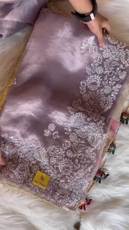 Exquisite Banarasi Saree with Hand-Embroidered Heavy Blouse – A Regal Ensemble
