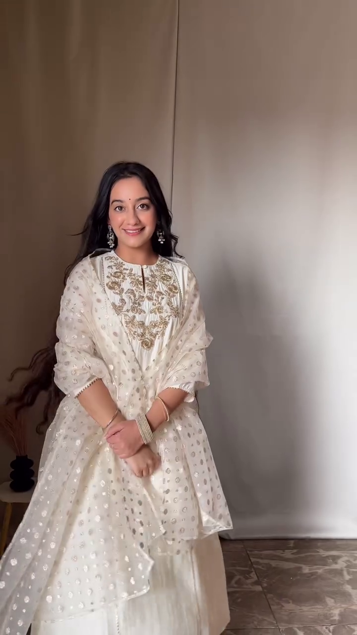 Elegant Embroidered Georgette Kurta Set for Women – Timeless Grace and Style