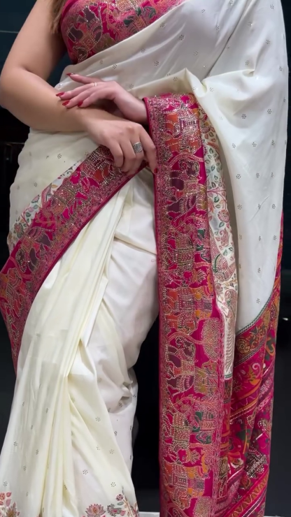 Women Floral Woven Banarasi Saree with Contrast Border