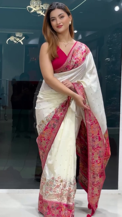 Women Floral Woven Banarasi Saree with Contrast Border