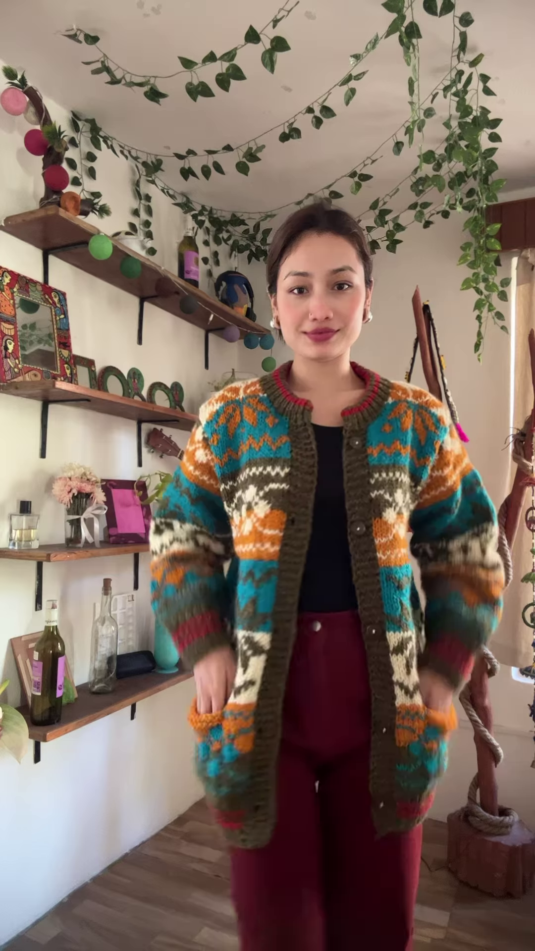 Cozy Hand-Knit Cardigan – A Touch of Timeless Elegance
