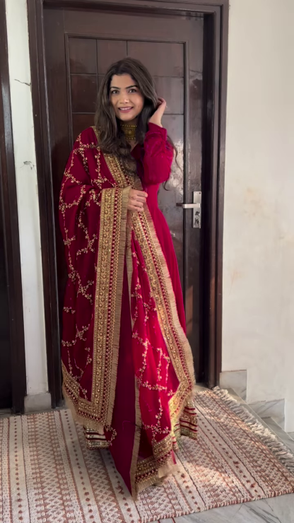 Pink Dreams Heavy Embellished Saree – A Luxurious Statement of Elegance