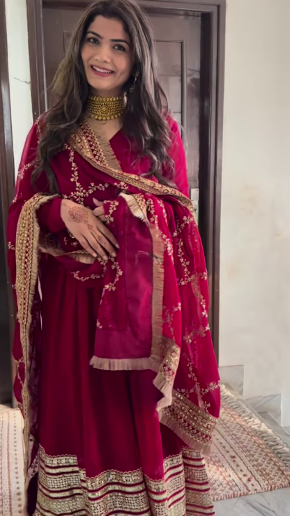 Pink Dreams Heavy Embellished Saree – A Luxurious Statement of Elegance