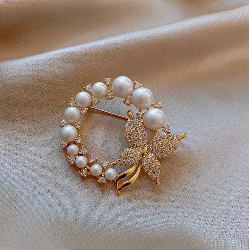 [SG] Elegant Pearl Butterfly Brooch-HOMA