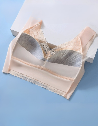 Strictly Lace Gathering Sheath Bra